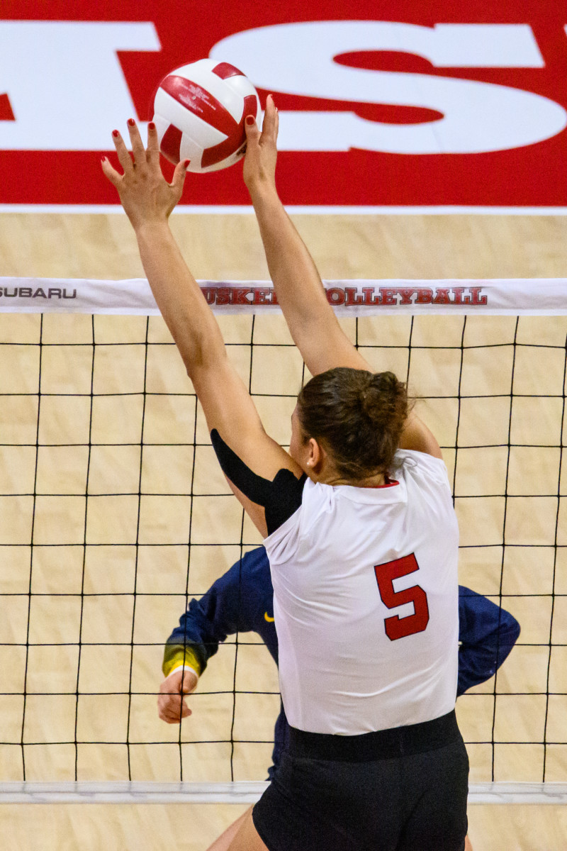 07_Bekka Allick_VB vs Michigan 1117